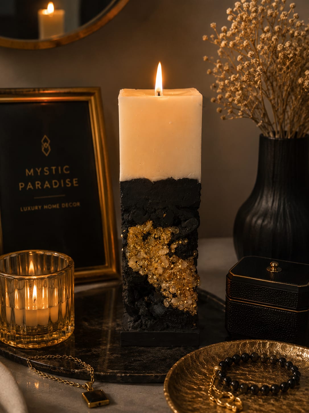 Brennende Duftkerze „Caramel Coconut“ – Luxuriöse Handarbeit Brennende Duftkerze Caramel Coconut mit Kristallen im luxuriösen Interior
