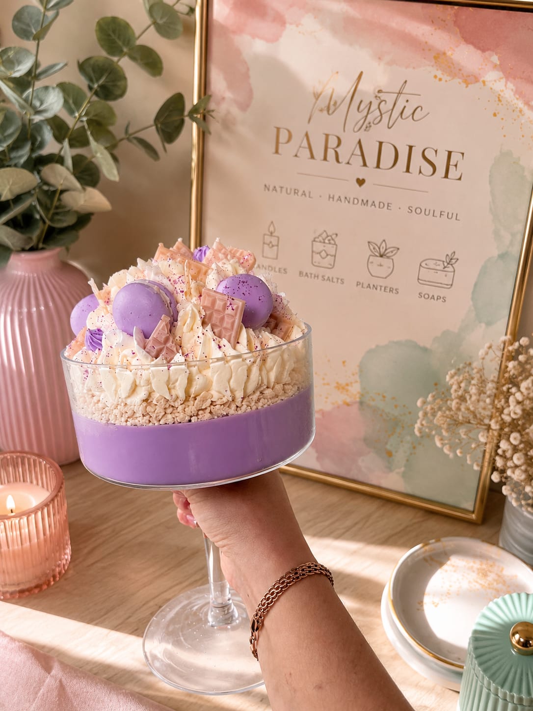 Lavendel Kohle Dessertkerze – Luxury Sojawachs Candle mit Macarons Luxury Lavendel Kohle Dessert Candle im Glas mit lila Macarons und Sojawachs