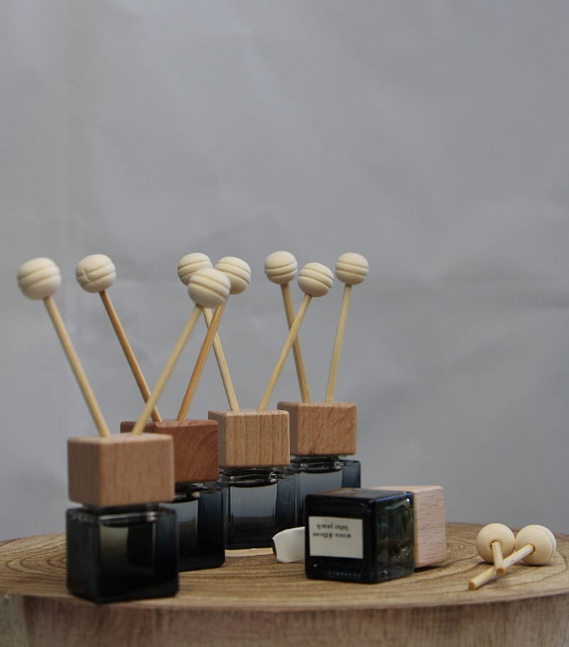 Diffusor Auto-Duftdiffusor mit Holzstäbchen – Clip-On Lüftungsduftspender | Handgemacht | IFRA-zertifizierte Düfte